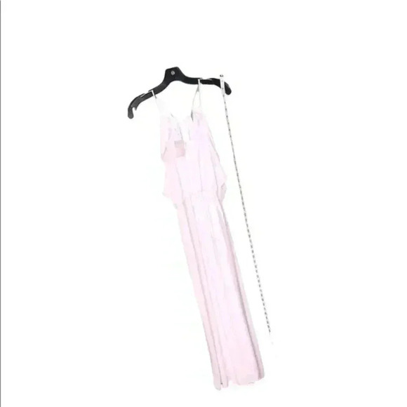 Beautiful Flowy Light Summer Dress in Pale Pink - Picture 4 of 8